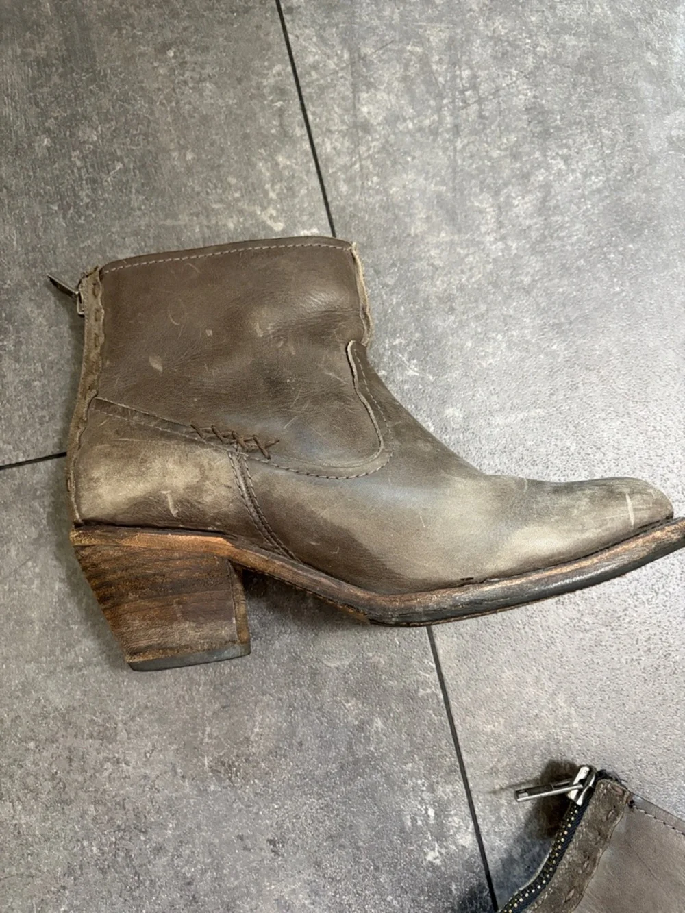 Frye Gray-Brown Leather Zip-Back Ankle Booties Boots